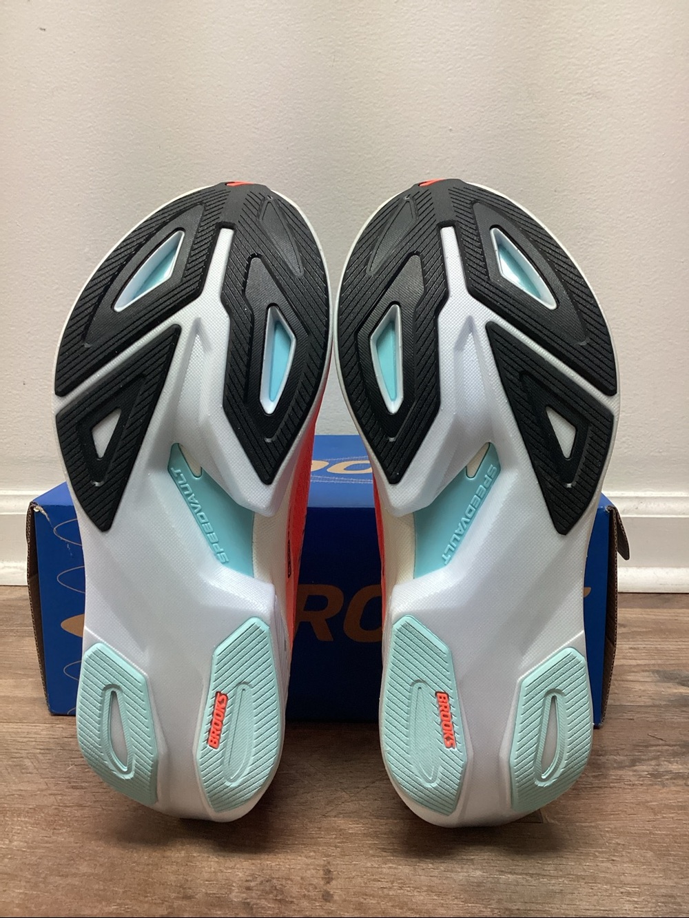 Men’s Brooks Hyperion Max 3 - Picture 4 of 5